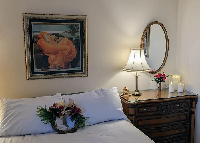 Sherlock\'S House -Moray Entire House Two Bedroom 5 Beds Private Free Parking & Wifi Flat Tv Garden Shops